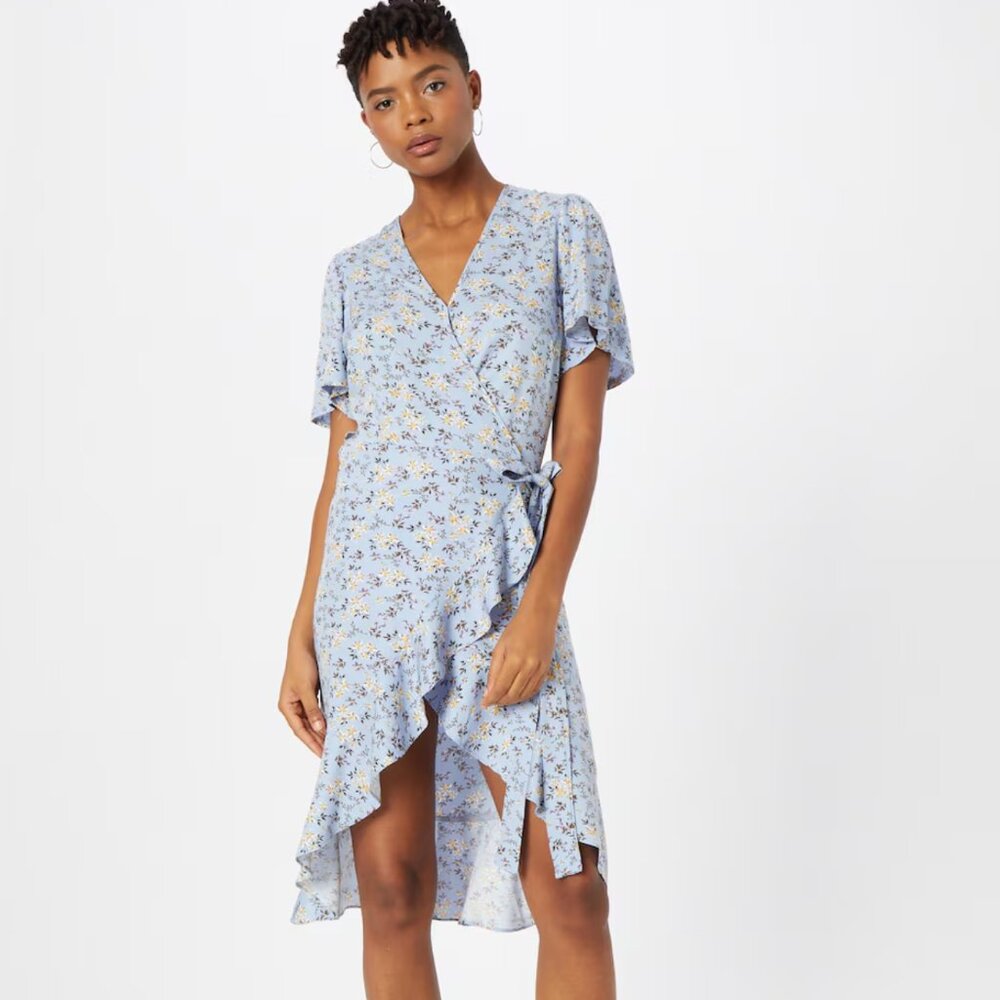 In The Style CARYS Light Blue Floral Midi Wrap Dress with Ruffles NWT $65MSRP